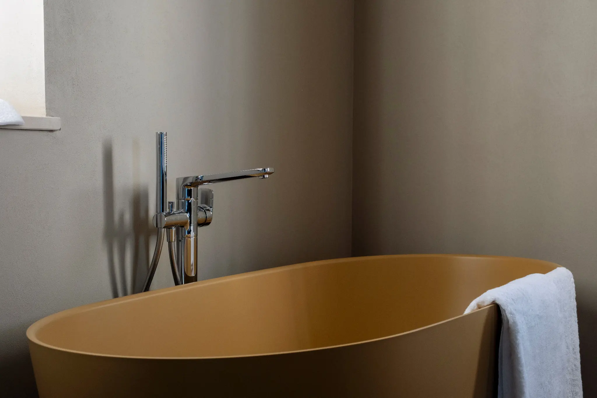 Vasca freestanding in un bagno privato