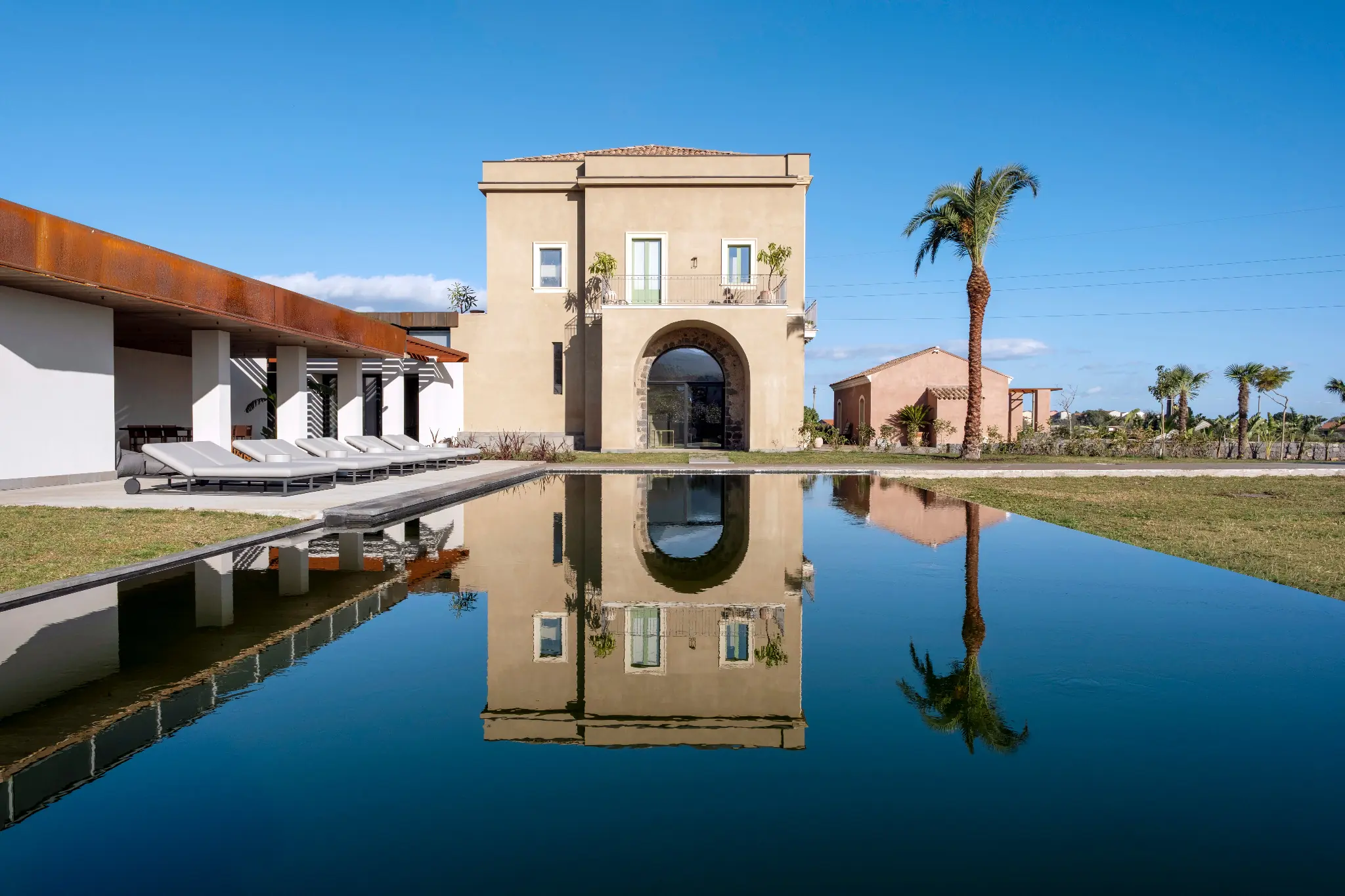 Scorzamara Private Villa e la piscina a sfioro